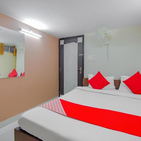 Hotel O Lindsay Inn Guest House Bara Bazar ภายนอก รูปภาพ