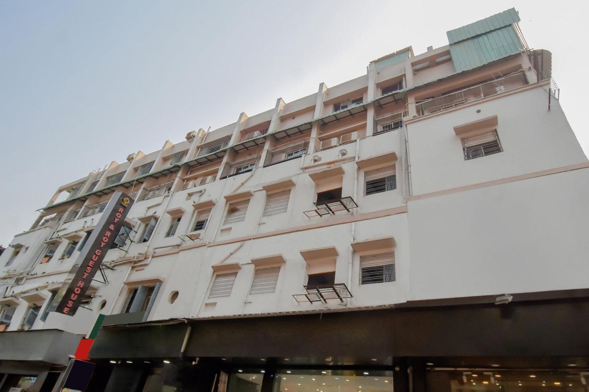 Hotel O Lindsay Inn Guest House Bara Bazar ภายนอก รูปภาพ