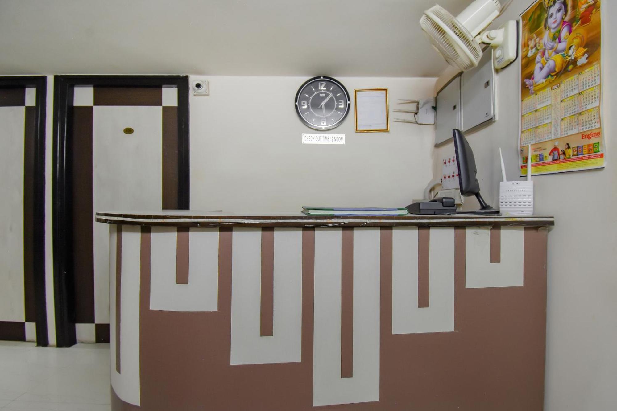 Hotel O Lindsay Inn Guest House Bara Bazar ภายนอก รูปภาพ