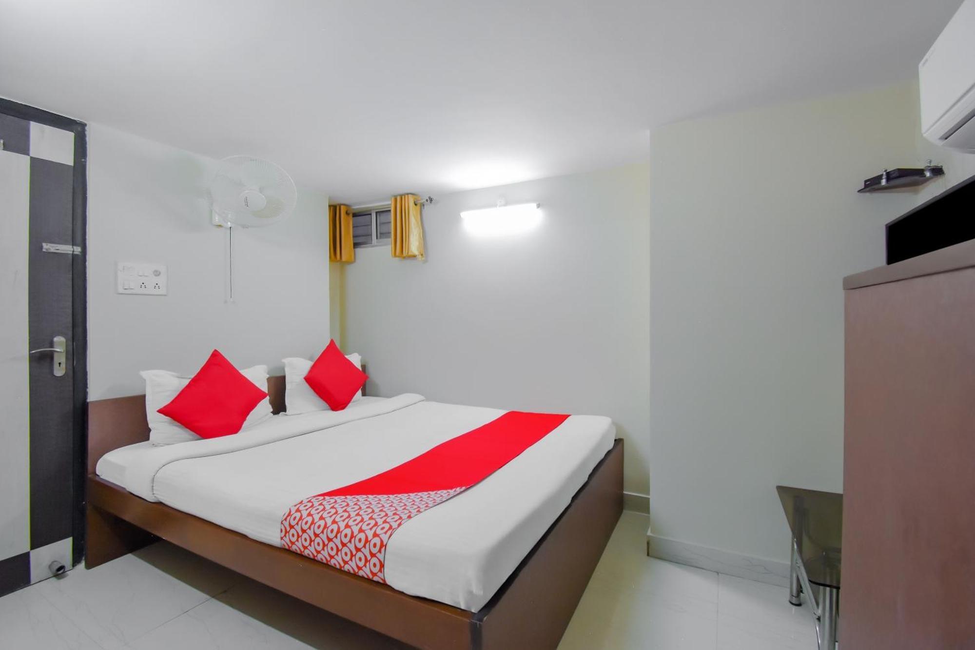 Hotel O Lindsay Inn Guest House Bara Bazar ภายนอก รูปภาพ
