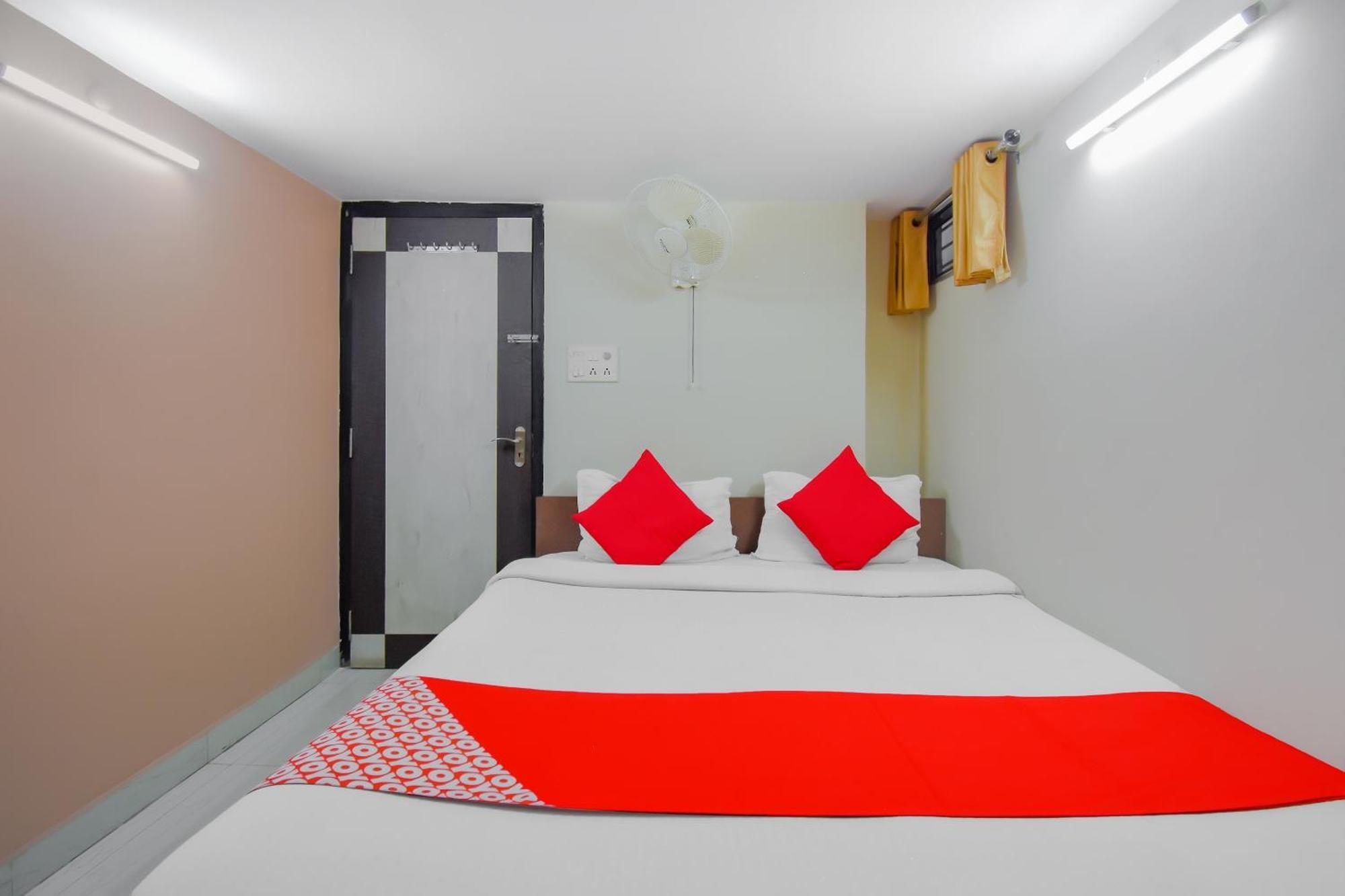 Hotel O Lindsay Inn Guest House Bara Bazar ภายนอก รูปภาพ