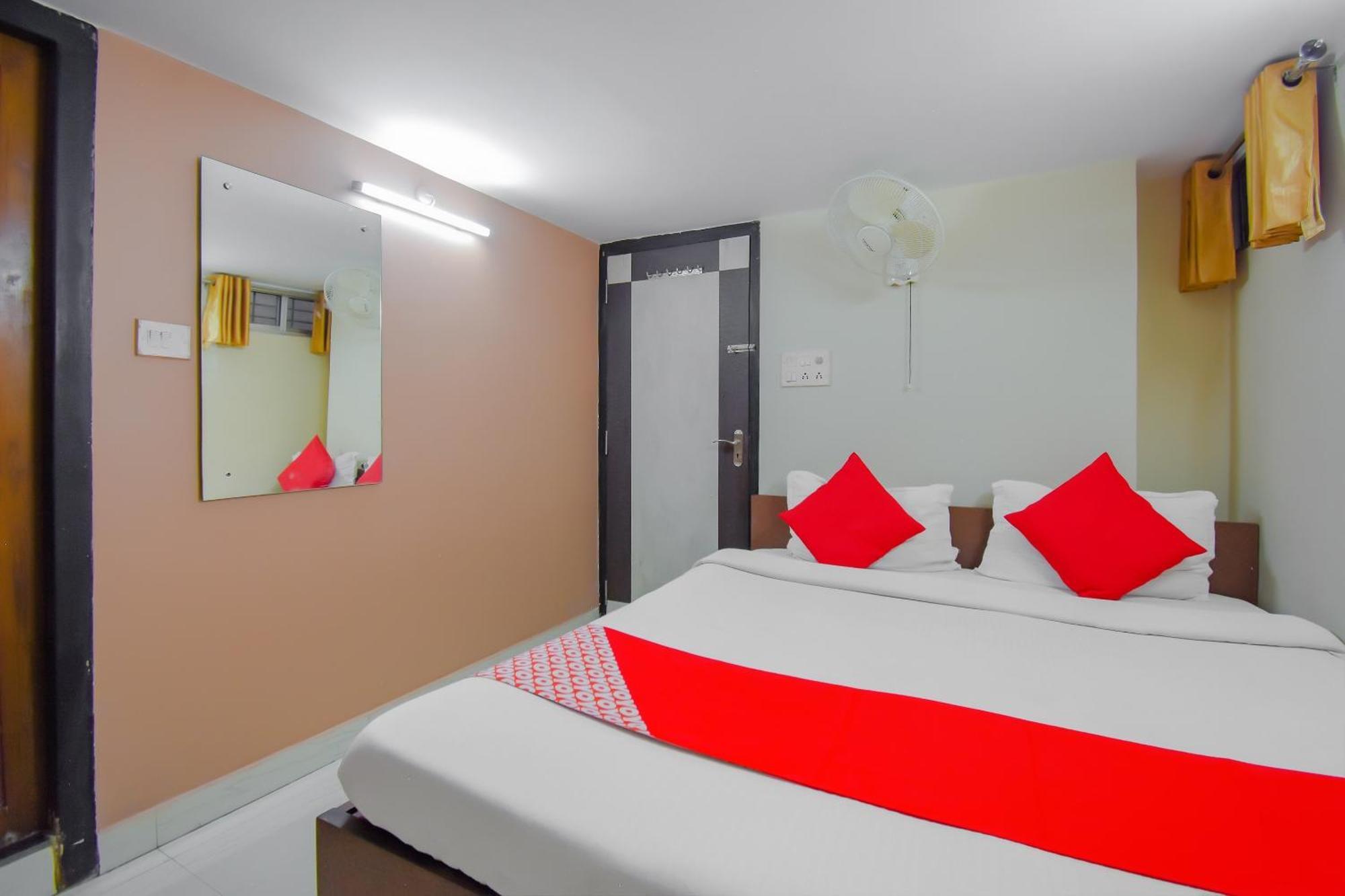Hotel O Lindsay Inn Guest House Bara Bazar ภายนอก รูปภาพ