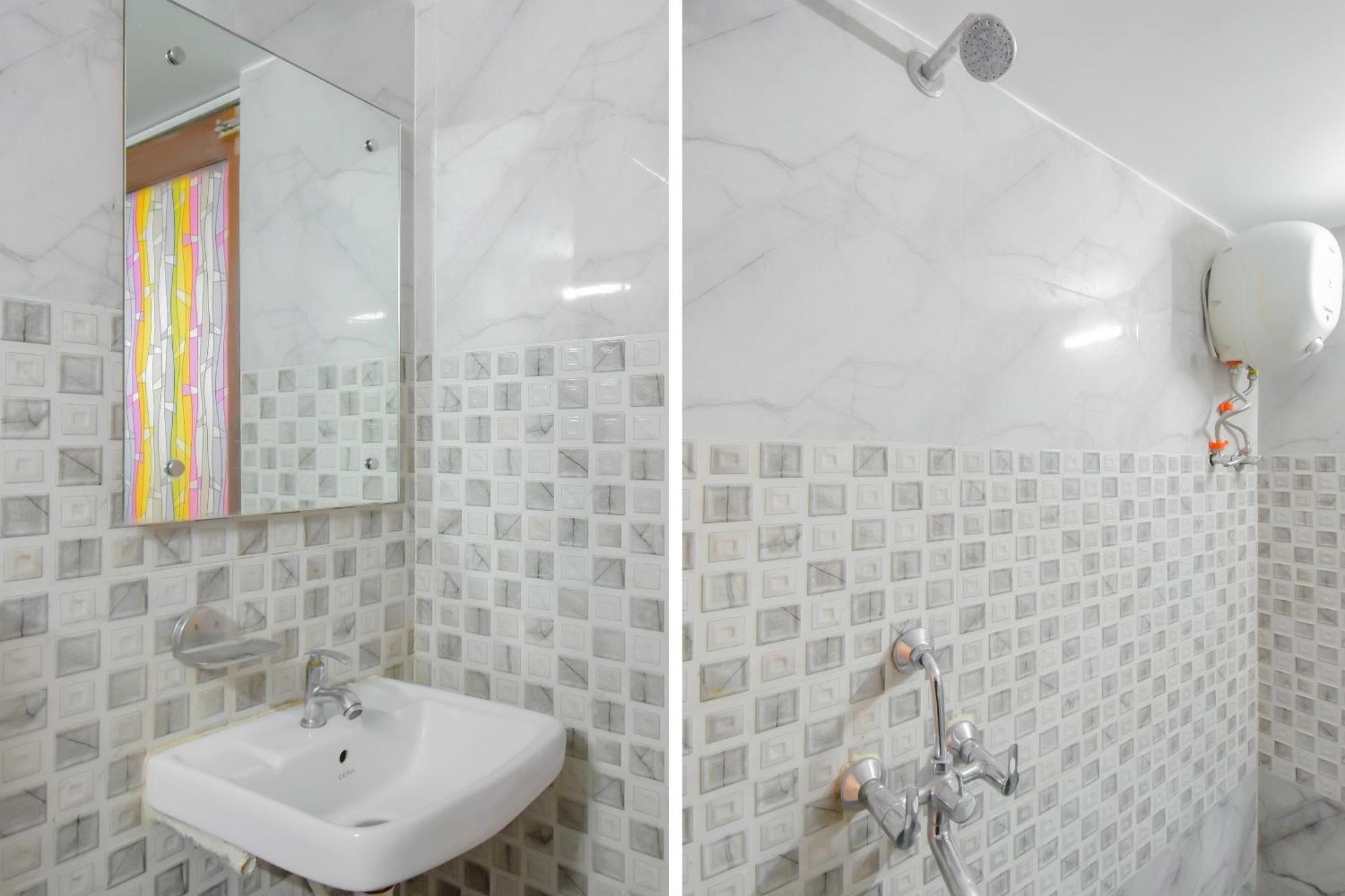Hotel O Lindsay Inn Guest House Bara Bazar ภายนอก รูปภาพ